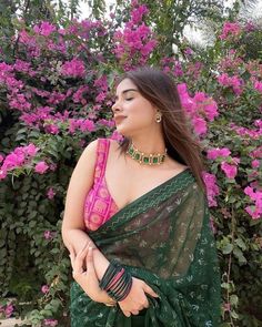 Saree Styles Modern Classy, Beatnik Fashion, Pratiksha Honmukhe, Simple Saree Designs, Fashionable Saree Blouse Designs, Fancy Sarees Party Wear, Traditional Look, Saree Poses, Brand Ideas