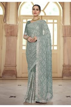 Saree Marriage, Bridal Saree Indian, Suit Patiala, Indian Traditional Dresses, Designer Party Wear Saree, Half And Half Saree, Kurti Tops, Indian Wedding Sarees, Saree Indian Wedding