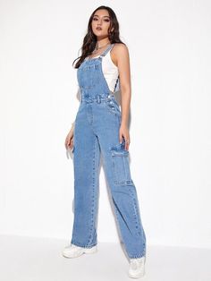 Dangri Denim Women, Denim Dangri Outfit, Dangri Dress Women, Dangri Outfit, Blouse Casual Fashion, Overall Outfit, Girls Overalls, Straight Leg Pant