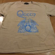 a t - shirt with an image of queen on it