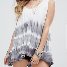 Anthro Free People Oversized Knit Tie Dye Tank Top Brand New With Tags Size Small Gray Bohemian Tops For Summer, Gray Summer Layering Tops, Gray Bohemian Summer Tops, White Flowy Top For Fall, White Oversized Sleeveless Top, Oversized White Sleeveless Top, Gray Sleeveless Bohemian Top, Oversized White Bohemian Tops, Gray Bohemian Sleeveless Top