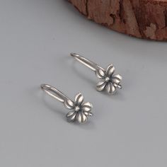 Silver Daisy Flower Earring Hooks, s925 Silver Earring Hooks For Jewelry Making, Flower Earring Hooks with Loop, Flower Ear wire material：925 silver size: flower 9mm, approx. 1.68g/pair Flower Shaped Earrings With Lever Back, Silver Flower Earrings With Lever Back Ear Wires, Flower-shaped Lever Back Earrings, Sterling Silver Flower Hoop Earrings For Pierced Ears, Silver Flower Hoop Earrings, Sterling Silver Flower Hoop Earrings, Silver Floral Hoop Earrings, Flower Ear, Flower Earring