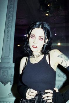 Kinderwhore 90s Grunge Style Makeup, Heather Baron Gracie Outfits, Goth Face Claim, Alternative Women, Dark Character Design, Chicas Punk Rock