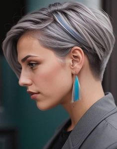 Healthy Gray Hair, Half Shaved Head Hairstyle, Chic Short Hair, Short Hair Images, Thick Curly Hair, Short Hair Trends, Braided Ponytail Hairstyles, Very Short Hair