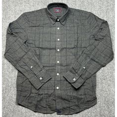 Untuckit Angelus Shirt Mens S Reg Fit Gray Window Pane Long Sleeve Button Up New Please Review Pictures Of Measurements To Ensure Proper Fit. Brand: Untuckit Style: Button Up Color: Multicolor Pit To Pit: 20 In Length: 27 In Pit To Cuff: 20.5 In Sold As Pictured. Thanks For Looking! Please Feel Free To Offer On Multiple Items And Also Take Advantage Of Combined Shipping! Check Back Regularly As New Items Are Added Daily. Casual Gray Top With Spread Collar, Fitted Casual Flannel Shirt With Buttons, Fitted Long Sleeve Casual Flannel Shirt, Casual Fitted Flannel Shirt With Spread Collar, Fitted Casual Flannel Shirt With Spread Collar, Casual Plaid Shirt With Button Cuffs, Classic Gray Button-up Top, Classic Gray Spread Collar Tops, Classic Gray Tops With Spread Collar