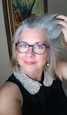 ted-stoner64: “Beautiful ” Grey Hair And Glasses, Hair And Glasses, Highlights Natural, Going Grey, Hair Silver, Natural Highlights, Hair White