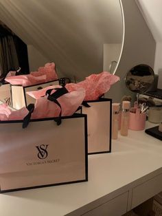 Pink Victoria Secret Room Aesthetic, Pink Pilates Princess Outfits, Pink Pilates Princess Aesthetic, Glam Vanity, Pilates Princess Aesthetic, Workout Looks, Victoria's Secret Aesthetic, Pink Shopping, Pink Pilates Princess