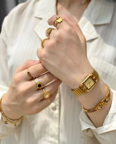 #watchforgirls#watchforwomen#ladieswatchcollection#watchfashion#watchstyle#watchoftheday Hand Jewelry Aesthetic, Hand Rings Gold, Trendy Watches Women Fashion, Wood Plants, Mehandi Henna, Vintage Indian Jewelry, Army Art, Love Power, Dope Jewelry Accessories