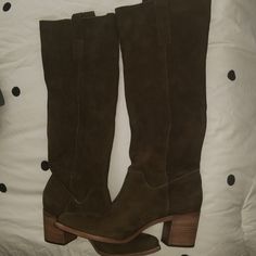 Steve Madden Dark Olive Green Cowboy Style Calf Boots. Genuine Leather/Suede. Bnwot. No Box. Suede Boots With Wide Calf And Round Toe, Wide Calf Suede Boots With Round Toe, Wide Calf Suede Boots With Closed Toe, Casual Suede Heeled Boots With Suede Lining, Casual Heeled Boots With Suede Lining, Casual Suede Heeled Boots With Almond Toe, Casual Suede Heeled Boots With Leather Sole, Casual Suede Heeled Boots Medium Width, Suede Boots With Stacked Heel And Closed Toe