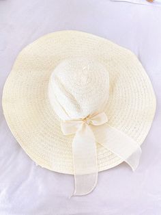 This is an adorable bow vintage fedora hat that can be used for any party event! Short Brim Hat, Disneyland Princess, Women Fedora, Feminine Summer, Spring Hat, Chiffon Summer Dress, Straw Fedora Hat, Straw Fedora, Yellow Hat