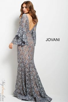 If you are looking for a truly showstopping piece for a special occasion, this is the dress for you! This long, column style gown is crafted from exquisite lace with a dainty V-neck design. Adorned with bell sleeves and a subtle train, this dress exudes timeless elegance. The zipper back ensures a perfect fit and makes it easy to take on and off. Make an unforgettable entrance at your next event in this elegant evening dress or use it as a timeless Mother of the Bride look. Prom Long Sleeve Dresses, Bride Dresses Mermaid, Lace Mermaid Prom Dress, Mermaid Prom Dresses Lace, Evening Gowns With Sleeves, Mermaid Prom Dress, Long Bell Sleeves, Prom Long, Evening Dresses With Sleeves