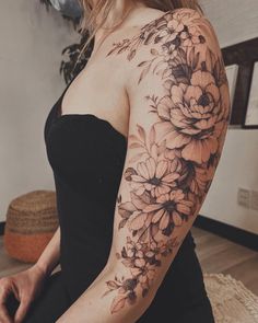 Stylist Tattoos Arm Tattoos For Women Upper, Half Sleeve Flower Tattoo, Upper Half Sleeve Tattoos, Floral Arm Tattoo, Shoulder Sleeve Tattoos, Arm Sleeve Tattoos For Women