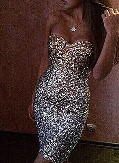 ♥Either Christmas Eve party or New Year's Eve Party Dress♥ Sparkly Outfits, Homecoming Formal Dresses, Retro Styles, Evening Dresses Short, Gala Dresses, My Dress, Glamour Fashion