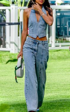 Alexandra Saint Mleux Paddock Outfit, Alex Saint Mleux Style, Alexandra Saint Mleux Aesthetic Style, Alex Saint Mleux Aesthetic, Alex Saint Mleux Outfit, Alexandra Saint Mleux Aesthetic Outfits, Summer 2025 Fashion Trends, Alexandra Saint Mleux Aesthetic, Alexandra Saint Mleux Outfits