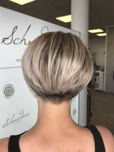 Κούρεμα Bob, Trendy Bob, Short Hair Back, Trendy Bob Hairstyles, Short Hair Pixie Cuts, Short Hair Trends, Short Grey Hair, Short Hairstyles For Thick Hair, Edgy Short Hair