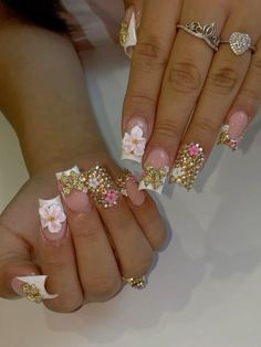 Short Acrylic Nails Blinged Out, Bedazzled Short Nails, Short Junk Nails Square, Junk Nails Bling Short, Latina Nails Short Square, Short Money Nails, Bling Short Acrylic Nails, Latina Nails Short, Short Nails Bling