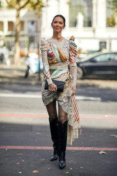 Paris Fashion Week 2024, Fashion Week 2024, High Fashion Runway, Transitional Dressing, Fashion Book, Paris Fashion Week Street Style, Street Style Paris, Style Looks, Best Street Style