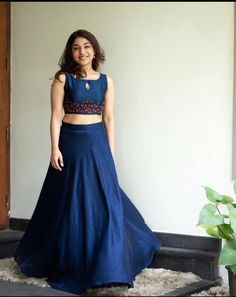 Lehanga Party Wear, Crop Top Pattern For Lehenga, Plain Skirt And Crop Top Indian, Simple Crop Top Lehenga, Kerala Skirt And Top, Salwar Models, Crop Top And Skirt Indian, Lehanga Models, Skirt And Crop Top Indian