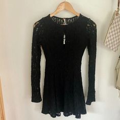 New With Tags Free People Teen Witch Lace Mini Dress In Black Size Xs Great For Holiday Parties! Round Neckline Cut Out Keyhole Neckline Fit And Flare Style Sheer Lace Long Sleeves With Slit Sheer Upper Back Partially Lined Hidden Side Zipper Closure *Disclosure* Some Pilling From Storage Although Never Worn, Shown In Pictures Lace Cutout Dress, Teen Witch, Green Lace Dresses, Womens Knit Tops, Boho Chic Dress, Free People Tunic, Lace Cutout, Keyhole Neckline, Tee Shirt Dress