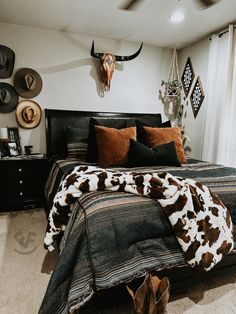 Western bedroom lifestyle bedding set cow print Aztec Western Room Ideas, Country Room, Western Bedrooms, Country Bedroom Decor, Western Room, Small Barndominium, Western Rooms, Western Bedroom Decor