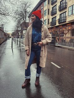 The last cardigan you will ever want. So soft, excellent quality knit. 100% Polyester wood buttons Cream Chelsea Boots Outfit, Casual Winter Outfit, Button Down Cardigan Outfit, 30 Year Old Fashion Women, Casual Friday Outfits, Cardigan Outfit Plus Size, Long Sweater Outfits, Chelsea Boots Outfit, Hooded Cardigan Sweater