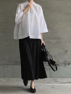 Japan Minimalist Fashion, Minimalism Outfit, Minimalistic Fashion, Hijab Style Casual, Daily Outfit Inspiration, Minimal Outfit, Oversize Fashion, Japanese Outfits