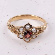 Jane Austen Rings | Including The Jane Austen Replica Ring - JaneAusten.co.uk Nontraditional Engagement Rings Gold, Pjo Jewellery, Vintage Rings Antiques, Victorian Wedding Rings, Vintage Wedding Ring Sets, Unique Engagement Rings Vintage Antiques, Vintage Wedding Rings 1920s, Jane Austen Jewelry