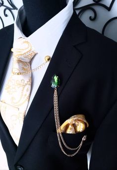 Emerald Green Crystal Lapel Pin Lapel Chain, Emerald Green Crystal, Formal Clothing, Classy Suits, Collar Chain, Retro Accessories, Fashion Suits For Men, Mood Light, Tie Tack