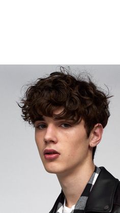 Male Hairstyles Wavy Hair, Short Haircuts Curly Hair Men, Perm Male Hair, Natural Brown Hair Men, Perm Wavy Hair Men, Wavy Male Hairstyles, Haircut Reference Men, Messy Male Hairstyles, Curly Hair Reference Male