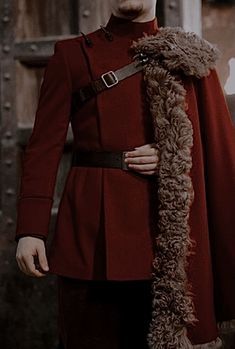 Prince Aesthetic Royal Fantasy Outfit, Russian Formal Wear Men, Royal Outfits Women, Princecore Aesthetic, Royal Outfits Male, Durmstrang Aesthetic, Fantasy Fashion Male, Medieval Prince, Viktor Krum