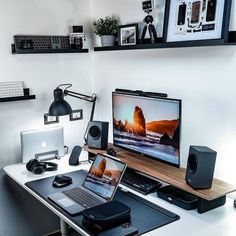 imac desk setup, white rising desk, minimalistic desk inspo White Desk Setup, Gamer Room Design, Minimalist Desk