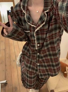 Oversized Pajamas Aesthetic, Pajama Set Women Aesthetic, Cute Sleepwear Winter, Earthy Pajamas, Dark Academia Pyjamas, Christmas Pyjama Aesthetic, Aesthetic Christmas Pajamas, Old Money Pjs, Cottagecore Pjs