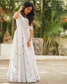 Long Dress Poses, Poses Simple, Frock Photos, Traditional Wardrobe, White Kurti, Modal Dress, Black Kurti, Dress Poses, Long Gown Design