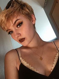 Neutral Fleur, Julia Marie, Long Pixie Hairstyles, Super Short Hair, Pixie Hair, Very Short Hair