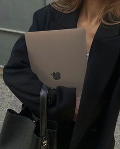 Future Lifestyle, Macbook Case, Intj, How To Pose, Aesthetically Pleasing, Study Motivation, Black Aesthetic, Dream Life, Business Women