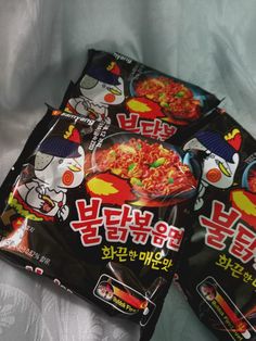 #ramenbuldak #ramen #buldak #kpopcali #quedateencasa #chapaguetti #chapaguri #buldakcorn #candyshop #armycolombia #btscolombia #kpopmedellin #kpopcolombia #kpopbucaramanga #nongshim #kpop #kpopbarranquilla #coreadelsur #corea #coreanosencolombia #coreanrameyon #bancolombia #daviplata #noeguri #nequi #tapioca #neoguri #korea #samyang #botanas Night Snack Recipes, Picnic Snacks Ideas, Spice Noodles, Aesthetic Fast Food, Ramen Buldak, Late Night Snack Recipes, Fire Noodles, Korean Night, Ramen Spicy