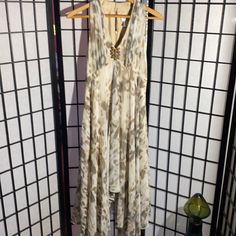 Nwt Chico’s Sleeveless Dress Size .5/6/Xs Sleeveless Neutral Maxi Dress For Beach, Neutral Sleeveless Maxi Dress For Beach, Casual Sleeveless Neutral Maxi Dress, Sleeveless Neutral Maxi Dress For Vacation, Neutral Sleeveless Sundress, Neutral Sleeveless Maxi Dress For Vacation, Summer Sleeveless Neutral Maxi Dress, Spring Sleeveless Neutral Maxi Dress, Spring Neutral Sleeveless Maxi Dress