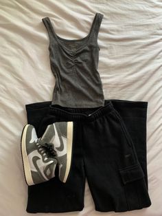 Black Shirt Black Shorts Outfit, Black Tank Top Outfit Ideas, Outfits For Mall, Comfy Outfit Aesthetic, Diy Vetement, Outfit Inspo Casual, Casual Day Outfits, Causual Outfits, Swaggy Outfits