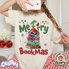 Celebrate your love for books this holiday season with our Custom Merry Bookmas Comfort Colors Shirt. Perfect for any book lover, this festive and cozy shirt makes an ideal gift for the avid reader in your life. Featuring popular themes like Throne of Glass, Fourth Wing, and Twisted Love, it's a must-have addition to any bookworm's Christmas wardrobe. Whether you're wearing it to a cozy family gathering or enjoying a hot cocoa while wrapped up in a Christmas book, this Merry Bookmas shirt will b Acotar Christmas, Merry Bookmas, Christmas Wardrobe, Twisted Love, Fourth Wing, Gifts For Librarians, Digital Printer, Christmas Book, Comfort Colors Shirt