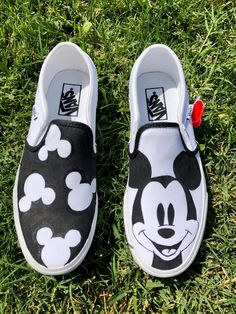 Mickey Mouse Vans, Canvas Shoes Diy, Mickey Mouse Silhouette, Painted Vans, Art Shoes