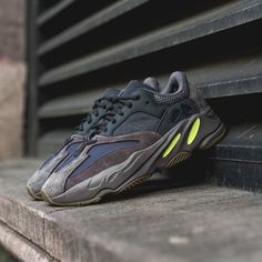 Sneakers Yeezy 700 Mauve, Yeezy Collection, Adidas Yeezy 700, Couple Shoes, Yeezy 700, Fitness Tools, Hot Sneakers, Yeezy Boost