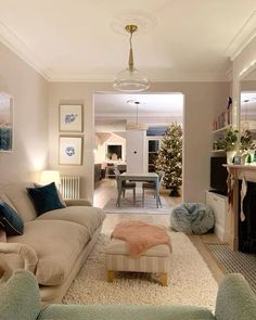 Victorian Living Room, Cosy Living, Designer Living, Cosy Living Room, Dekorasi Kamar Tidur, Furniture Designer, Living Room Inspo, New Living Room, A Living Room