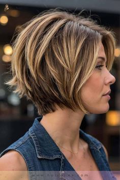 32 Stylish Short Layered Haircuts To Add Volume