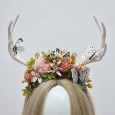 👑 Product description: Look! Fairy Butterfly Horns Antlers Floral Wedding Headpiece Bridal White Flower Crown Hair Accessories Elf Woodland Elf Headband 🦌Unique Design🦌Antler Garland Headband combines delicate fabric leaves and flowers, satin and unique antlers. A few white butterflies are dancing among the dense flowers, adding a strong atmosphere to your festive activities and making you look more beautiful and lovely. Wearing this fairy flower crown, coupled with an elf costume, standing i Fairy With Antlers, Antler Crown Headpieces, Elf Headband, Flower Crown With Antlers, Elf Headpiece, Deer Headband With Flowers, Flower Crown White, Woodland Flower Crown, Fairy Flower Crown