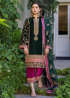 Zimmel Design 01 | LAAM | Pakistan's Largest Fashion Discovery Platform Pakistani Velvet Dresses, Designer Suits Online, Zainab Chottani, Pakistani Clothes Online, Hania Amir, Velvet Dress Designs, Pakistani Fashion Party Wear, Pakistani Fancy Dresses, Velvet Suit