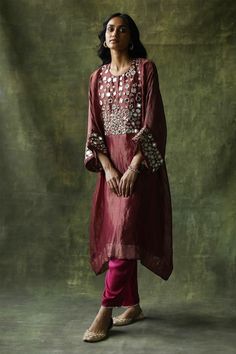 Buy Red Kurta Zari Silk Embroidery Mirror Work Sahiba Kaftan And Pant Set For Women by Begum Pret Online at Aza Fashions. Casual Bridal Dress, Kaftan Kurta, Satin Pant, Embroidery Mirror, Red Kurta, Kaftan Designs, Latest Dress Design, Kurta Dress, Bridal Dress Fashion