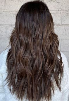 Brown Hair With Lowlights, Light Brunette Hair, Brown Hair Inspiration, Brown Hair Inspo, Brunette Hair With Highlights, Brunette Balayage Hair, Brown Hair Balayage