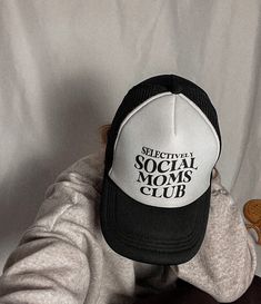 We took our favorite selectively social moms club tee & made it into a trucker hat ⚡️ this littlemamamadeit original is the perfect Christmas gift this holiday season. We're keeping it trendy and aesthetic with our black and white colored trucker hats coupled with our best-selling moms club design.  The perfect gift to a new mama who just wants to throw on a hat to go get her morning coffee...and not socialize. Novelty Snapback Hat With Letter Print And Curved Brim, Black Trucker Hat With Letter Print For Everyday, Trendy Trucker Hat With Letter Print And Flat Brim, Curved Bill Trucker Hat With Letter Print As Gift, Trendy Flat Brim Trucker Hat With Letter Print, Trendy Letter Print Flat Brim Trucker Hat, Novelty Letter Print Snapback Hat, Novelty Snapback Baseball Cap With Letter Print, Novelty Letter Print Snapback Baseball Cap