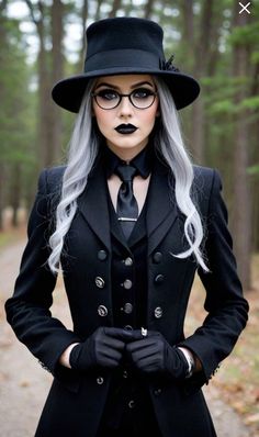 Villain Style Outfits, Edgy Outfits Over 50, Steampunk Goth Outfits, Punk Costume Halloween, Steampunk Fashion Women, Drooping Eyelids, Gothic People, Rockabilly Looks, Droopy Eyelids