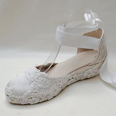 Bridal Spanish espadrilles handmade with love for you. Very comfortable,and glamorours. You can choose the model with bracelet, or with ribbon. Both are very beautiful, and elegant. Color: off white. Wedges: 5cm, Platform:2cm Summer White Lace-up Wedding Shoes, Elegant Cream Espadrilles With Round Toe, White Lace-up Wedding Shoes For Summer, Elegant Flat Espadrilles, Elegant White Espadrilles For Spring, White Lace-up Summer Wedding Shoes, Adjustable White Closed Toe Espadrilles, Elegant Flat Espadrilles For Summer, White Elegant Espadrilles With Round Toe